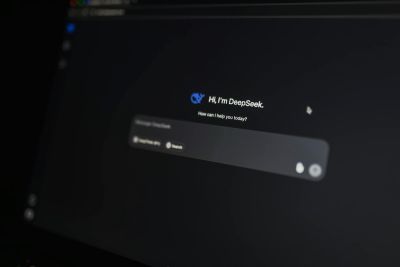 EU AI Act Enforcement: Erste Strafen und Compliance-Herausforderungen für Unternehmen